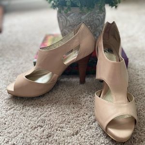 Sofft beige summer sandal with wooden heel.  This shoe has never been worn.